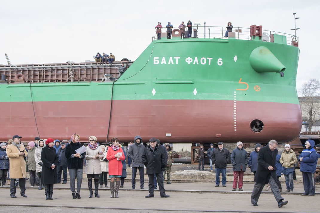 Балт вода. Окская судоверфь Навашино. Викулова Навашино Окская судоверфь.